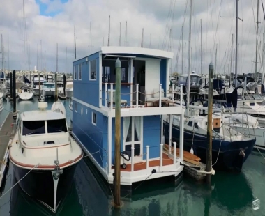 230万建造漂浮“船屋”